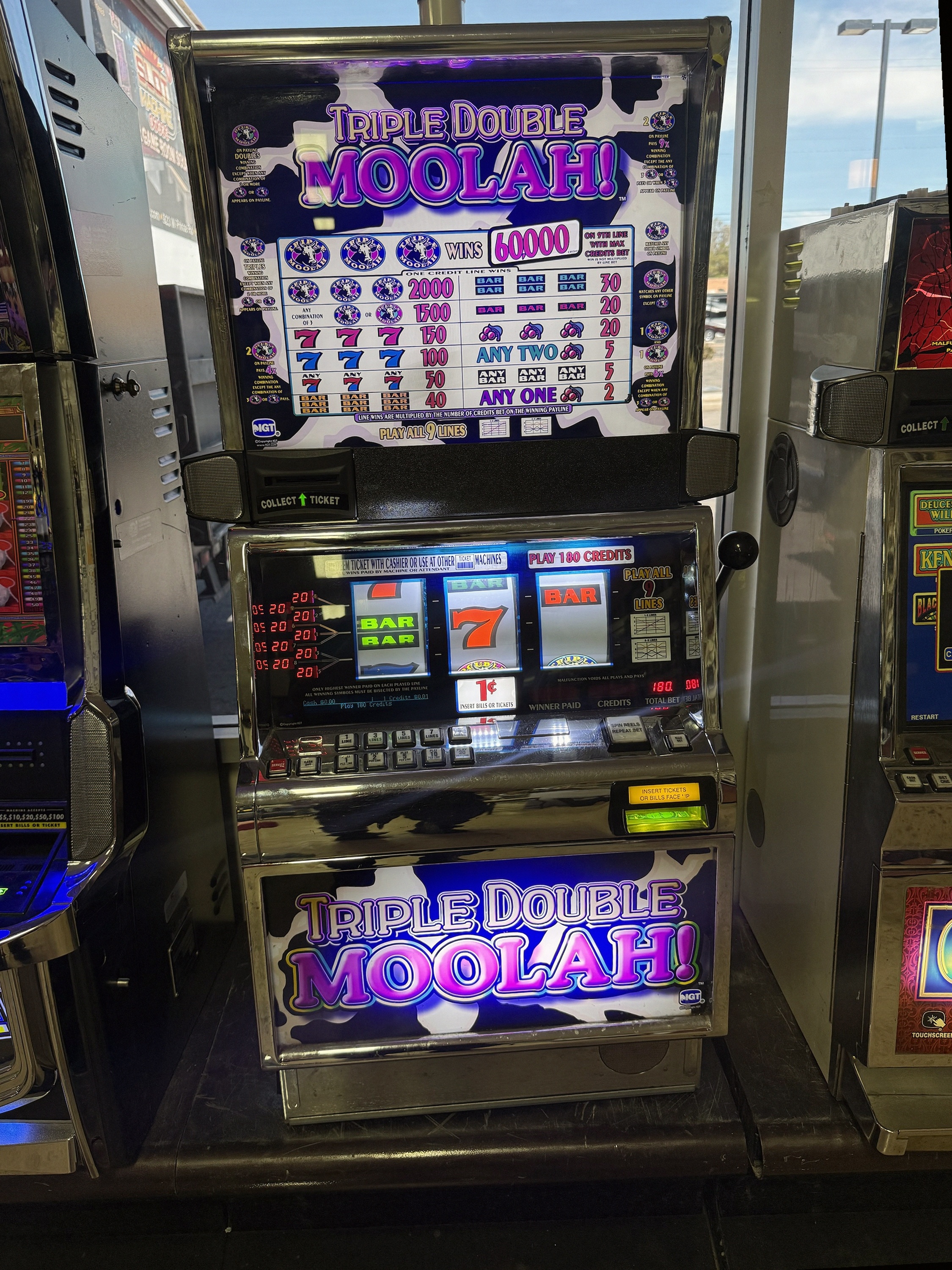IGT S2000 Triple Double Moolah Reel Machine